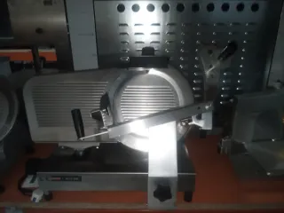 Cortadora de fiambre Braher corona 350