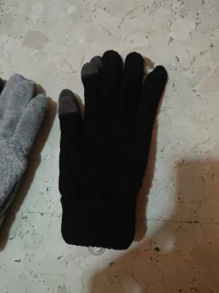 Guantes Táctiles Grises y Negros Nuevos
