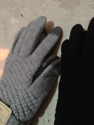 Guantes Táctiles Grises y Negros Nuevos