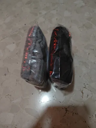 Guantes Táctiles Grises y Negros Nuevos