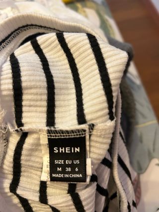 Conjunto Blusa Blanca y Falda Rayas