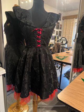 Vestido Pin Up Negro Encaje Rojo