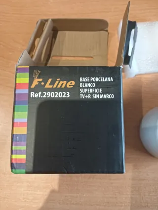 Toma TV y Antena R Porcelana Blanca