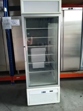 Congelador vertical expositor ISA