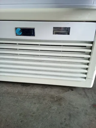 Congelador vertical expositor ISA