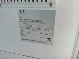 Congelador vertical expositor ISA