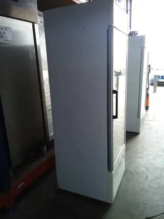 Congelador vertical expositor ISA