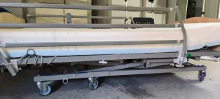 Cama geriátrica elevable eléctrica 90x200+ colchón