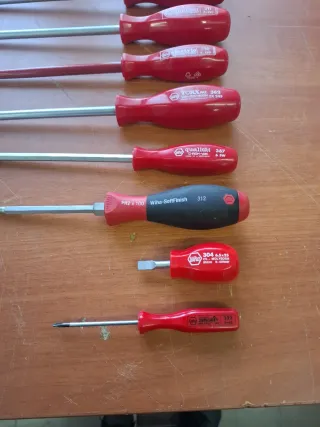 WIHA JUEGO DE DESTORNILLADORES NUEVOS ( 9 PIEZAS )