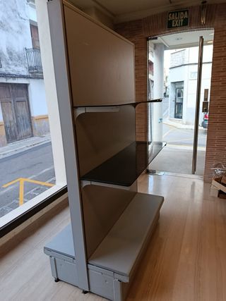 Estanterías/expositores y mostradores