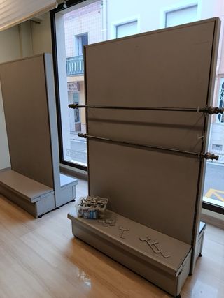 Estanterías/expositores y mostradores