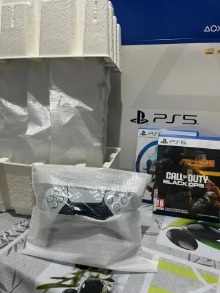 Consola PlayStation 5 + 2 Juegos