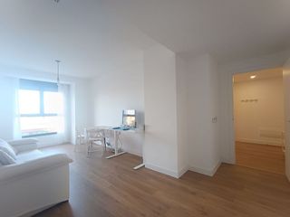 Piso en alquiler en Ensanche de Vallecas - Valdecarros en Madrid