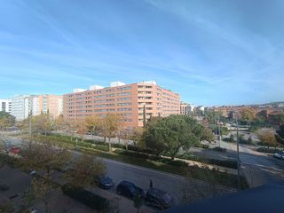 Piso en alquiler en Ensanche de Vallecas - Valdecarros en Madrid