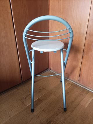 2 Taburetes altos plegables metal y madera