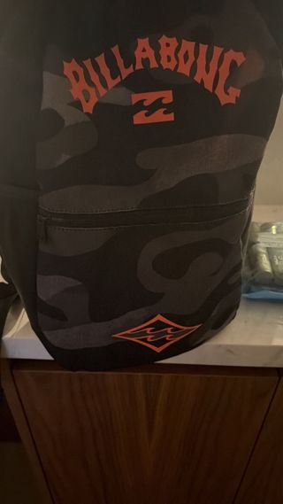 Mochila Billabong Camuflaje Negra y Gris