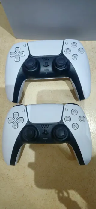 Consola PlayStation 5 + 2 Juegos + Mandos