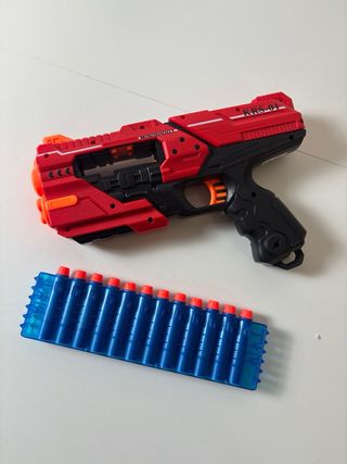 Pistola giocattolo e proiettili morbidi per bambin