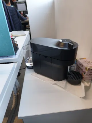 Cafetera Nespresso Delonghi Negra