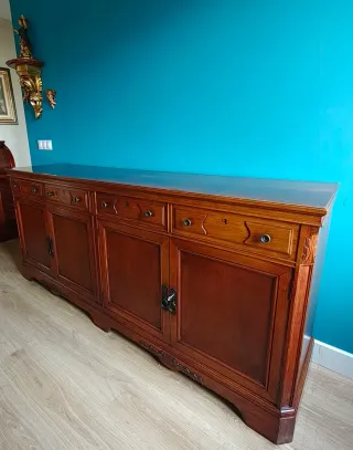 Aparador de madera maciza