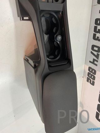 Reposa brazos volvo v40