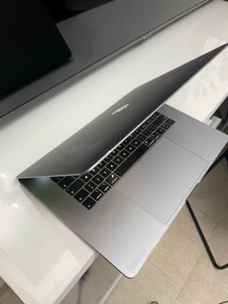 MacBook Pro 15 i7 2018 Plata