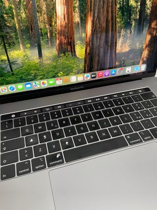 MacBook Pro 15 i7 2018 Plata