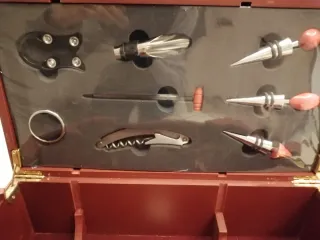 Scatola portabottiglie vino con accessori