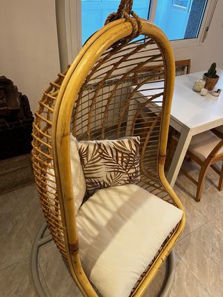 Columpio colgante de bambú y ratán