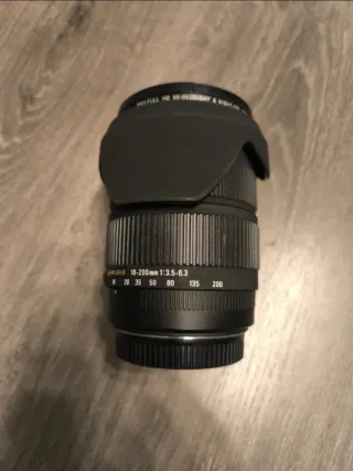 Objetivo Sigma 18-200mm f/3.5-6.3 DC Macro