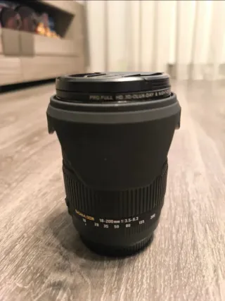 Objetivo Sigma 18-200mm f/3.5-6.3 DC Macro