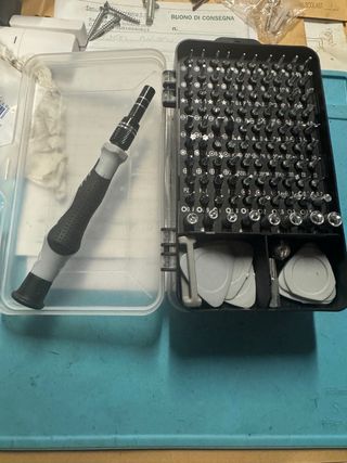 Set cacciaviti 115 in 1 con valigetta