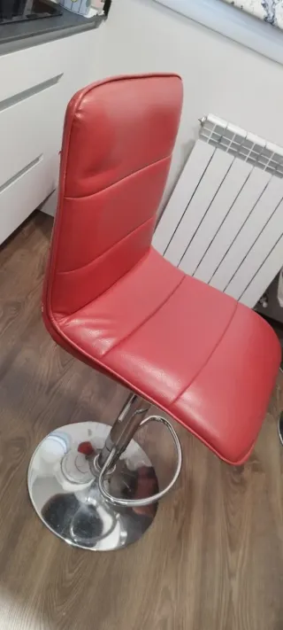 Taburete de cocina rojo ajustable