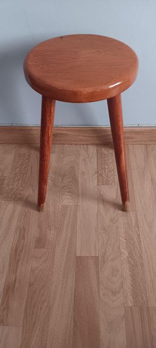 Taburete de madera redondo