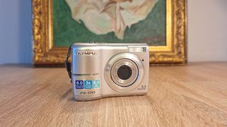 Olympus FE-170 Cámara Digital 6MP Plata