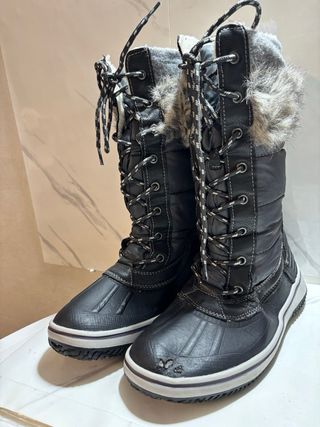 Stivali da neve con lacci e pelliccia