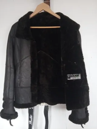 Chaqueta piel con borrego negra