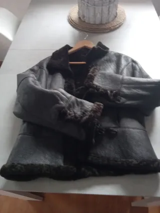 Chaqueta piel con borrego negra