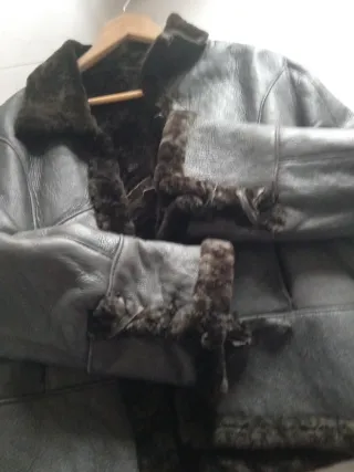 Chaqueta piel con borrego negra