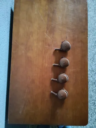 Cómoda de madera con osito