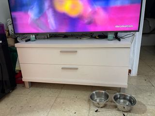 Mesas muebles sillas estanteria