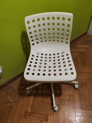 Silla de escritorio blanca