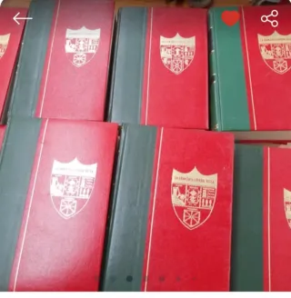 Estantería grande de madera