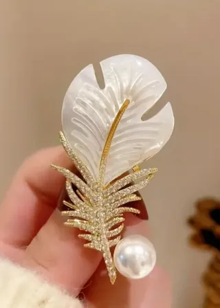 #Broche #Pluma #Perla y Circonitas Doradas