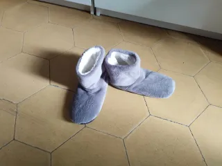 Zapatillas de estar por casa caña alta grises