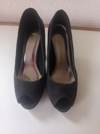 Zapatos de tacón negros peep toe talla 37