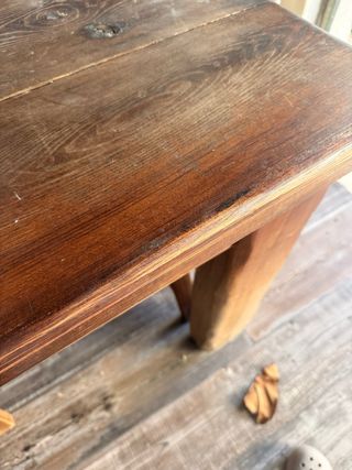 Mesa de madera maciza antigua