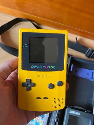 Consola Game Boy Color Amarilla + 9 Juegos pokemon