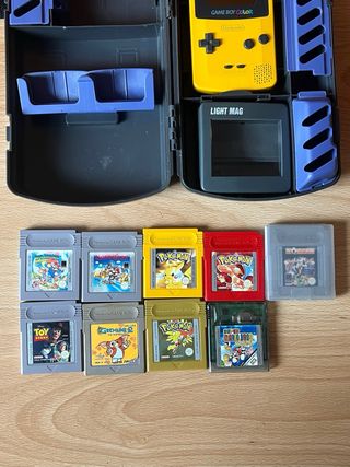 Consola Game Boy Color Amarilla + 9 Juegos pokemon
