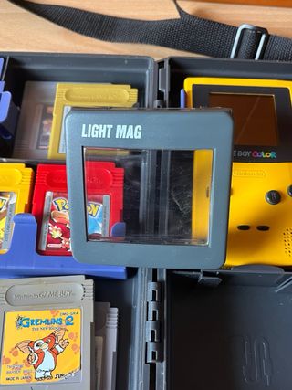 Consola Game Boy Color Amarilla + 9 Juegos pokemon